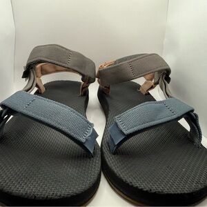 Teva men’s tan and Blue Strappy Sandals